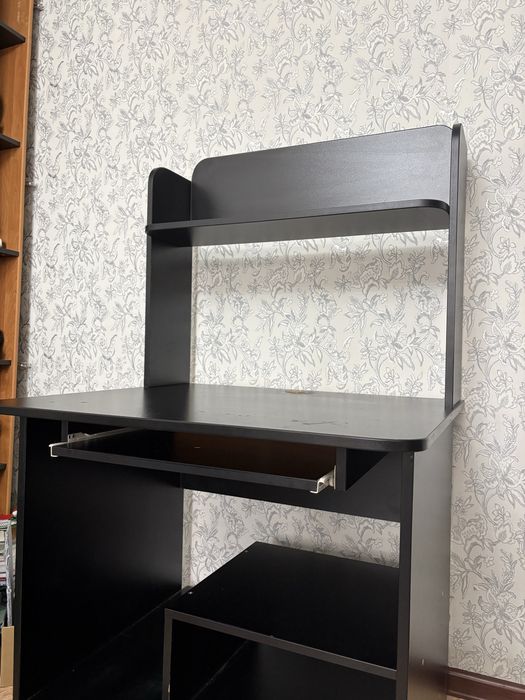 Продам компьютерный стол