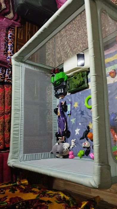 Ovqatlandgan stul manej kalyaska