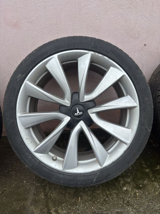 Set 4 roti complete Tesla Model 3 - Jante 19" originale + anvelope