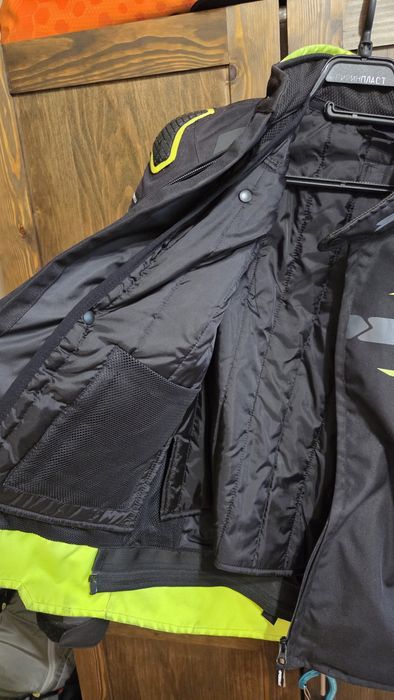 Мото Яке, Панталон, Ботуши