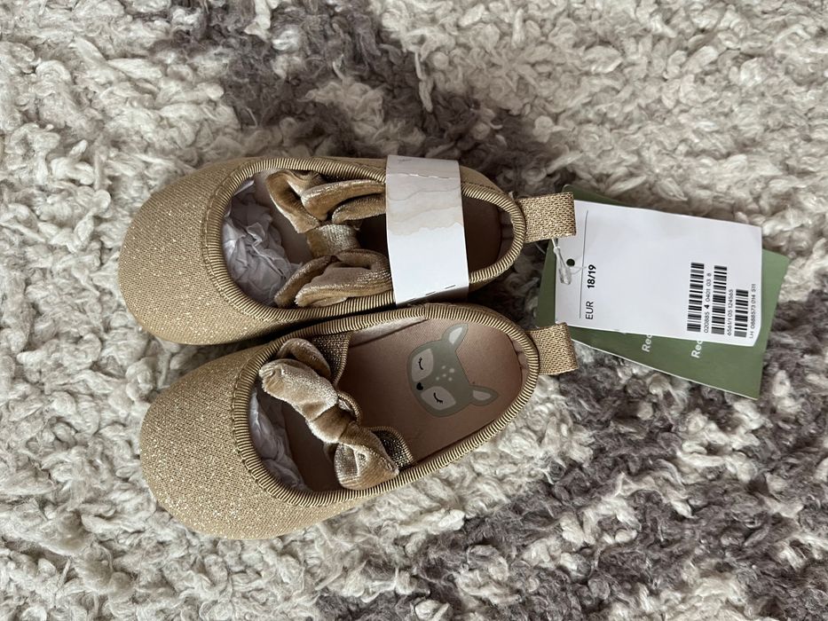 Затворени обувки ХМ 18/19 размер. Waikiki 23 и Вигами 20