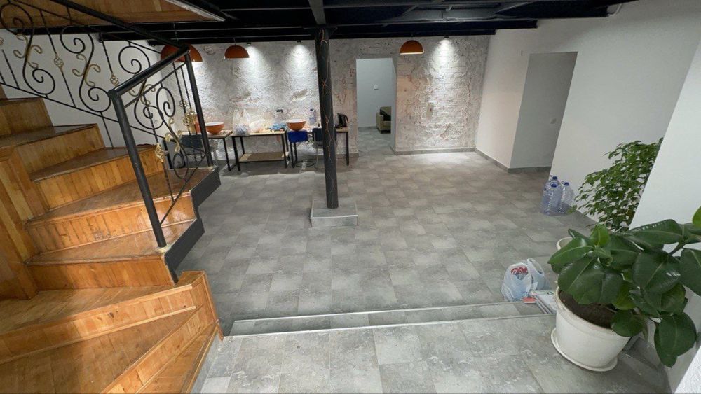 в аренду помещение 100 кв.м возле Grand mir (бывш.Россия, м.ойбек)