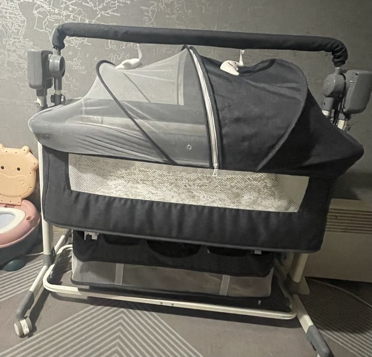 Манеж- кровать .