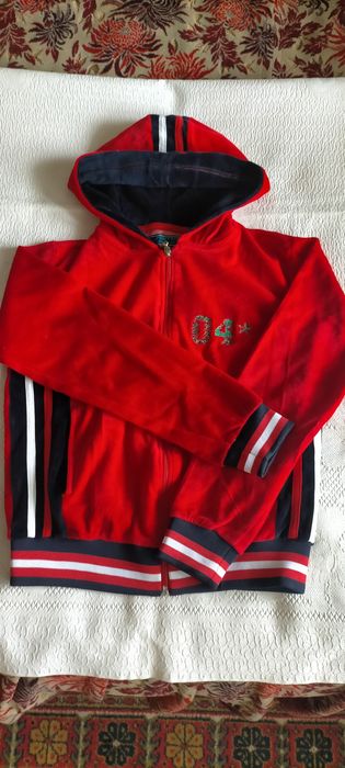 Продаётся женский костюм.