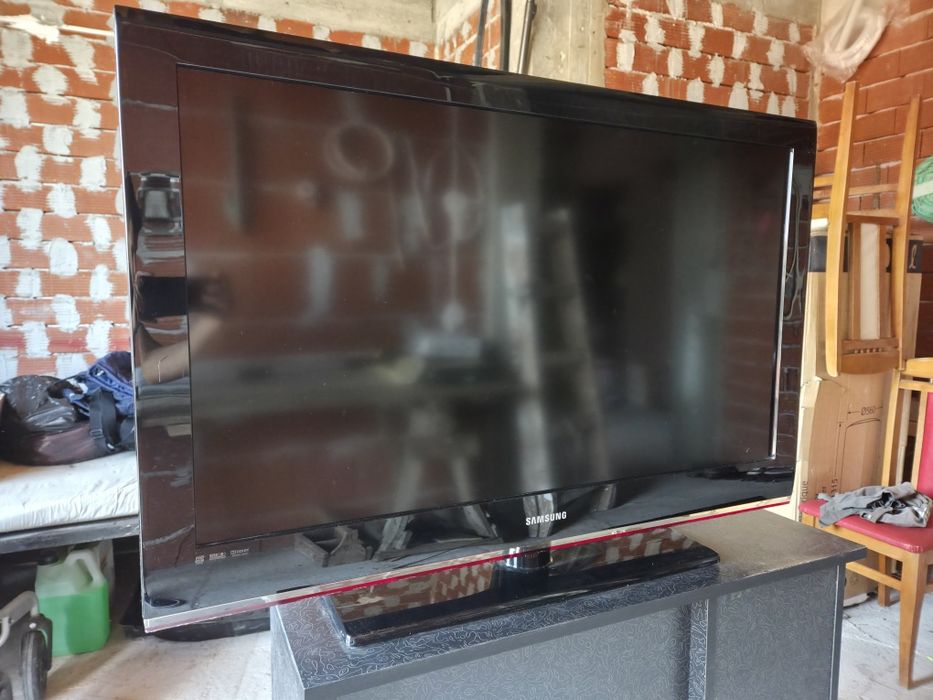 Телевизор Samsung 40"