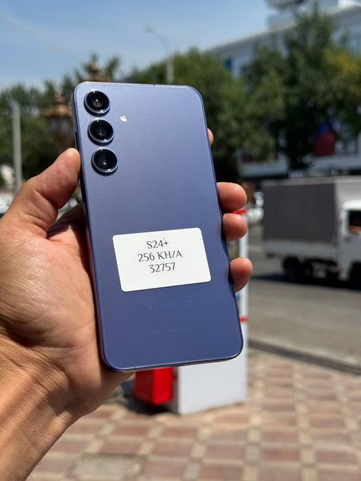 Samsung S24+     .