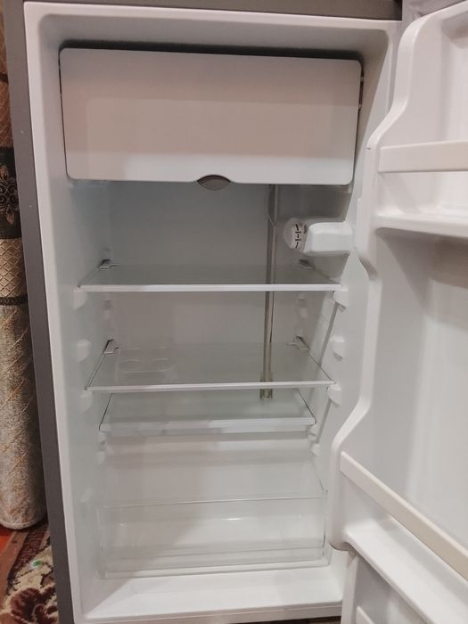 Premier xaladelnik sotiladi