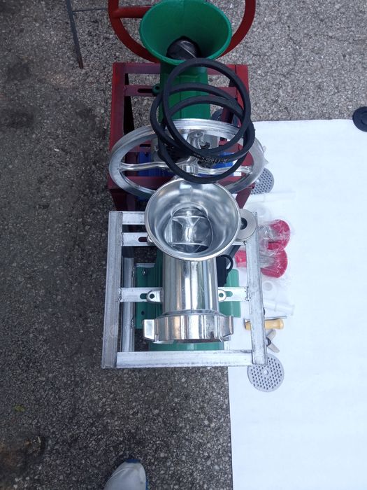 Месомелачка номер-32+Електромотор с стойка 1.5kw/2.2kw