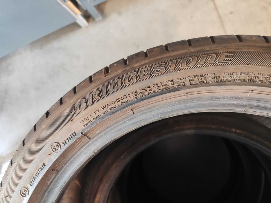 2бр. летни гуми 225/45/19 Bridgestone