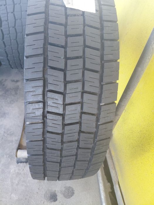 Anvelopă camion 215/75 R17.5