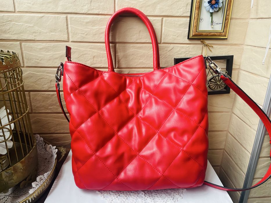 GUESS нова ориг. чанта от Англия