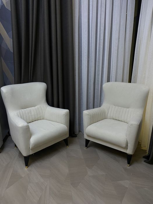 Кровать кресла пуфики банкетки диваны