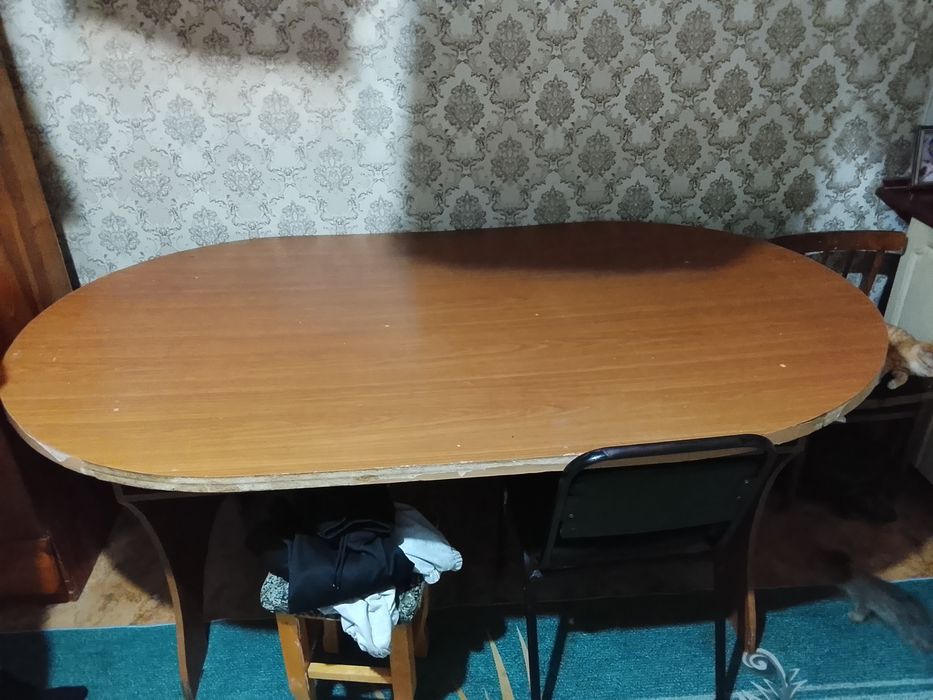 Продам огромный стол