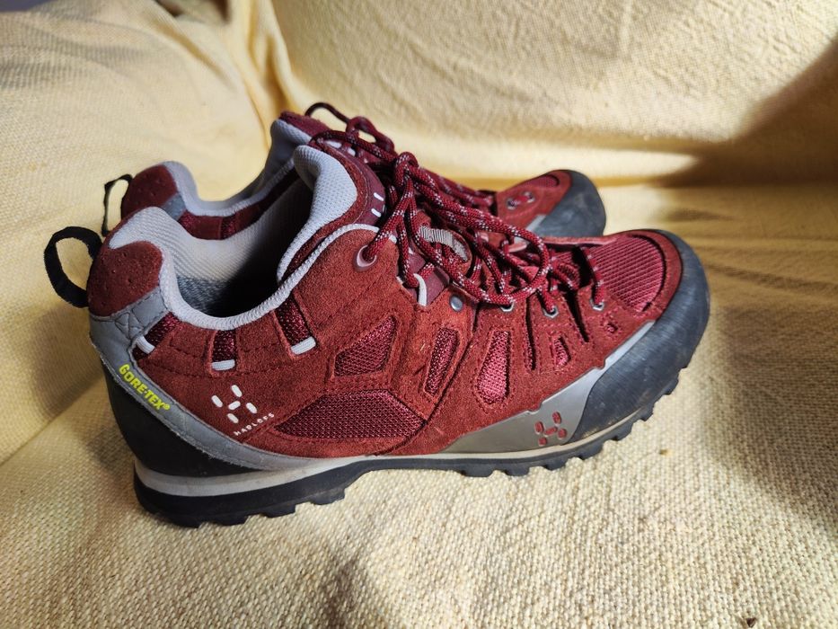 Дамски туристически обувки Haglofs с Gore-tex. 40 номер.