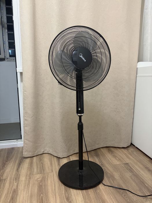 Вентилятор Midea FS4057 черный