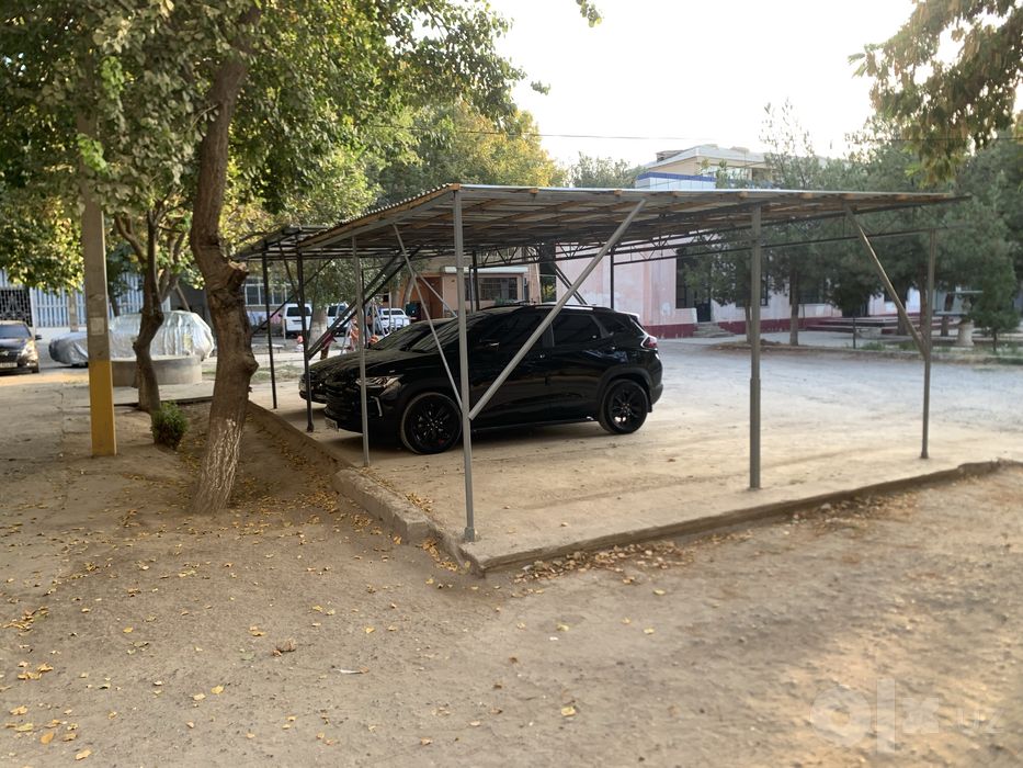 Avto garaj naves