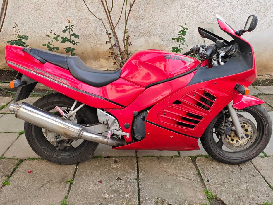 Motocicleta Suzuki RF600R