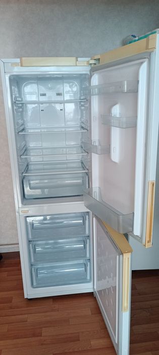 Продам холодильник