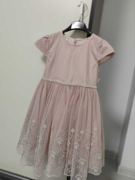 Красива детска рокля