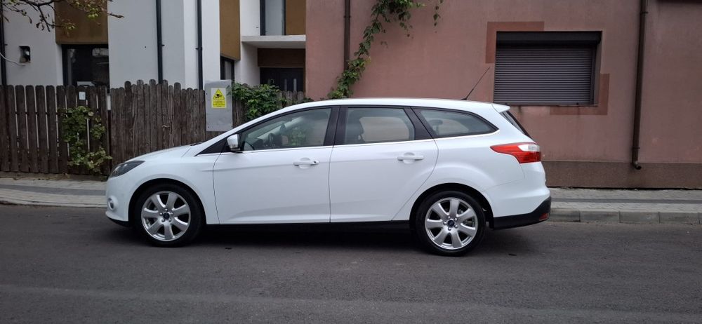 FORD Focus 2014 — imagine 5