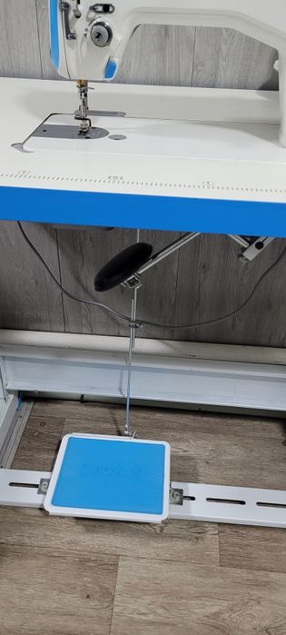 Продам швейную машину