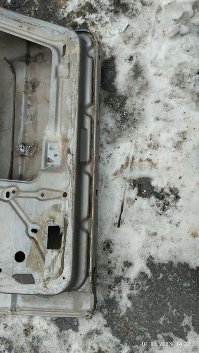 Дверь мерседес 190 продам