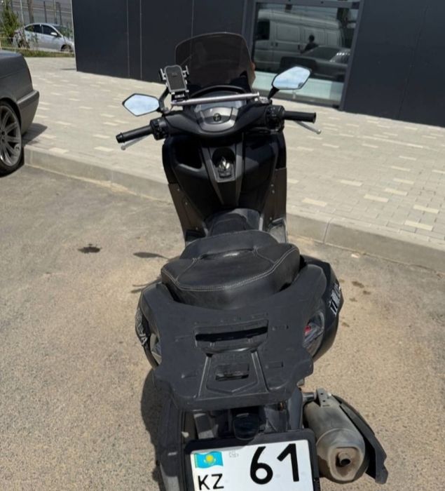 Скутер ZMAX 180кубов