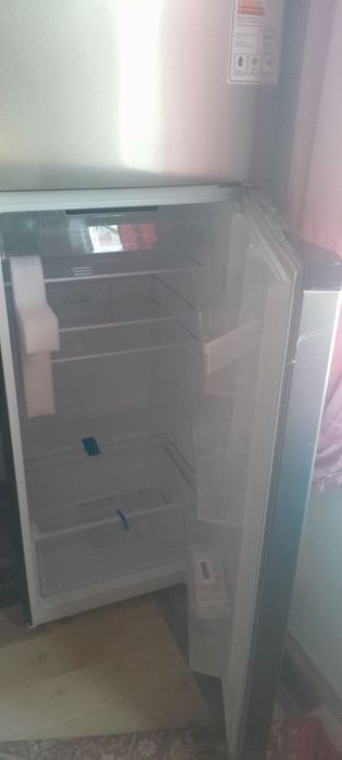 Холодильник сотилади