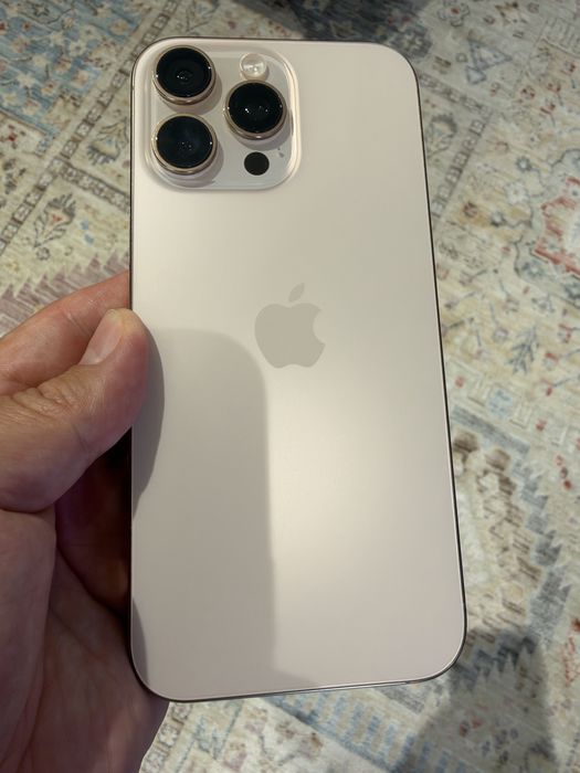 Продам iPhone 16 Pro Max (256 ГБ)
