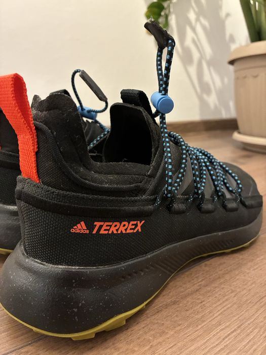 Adidasi adidas terrex