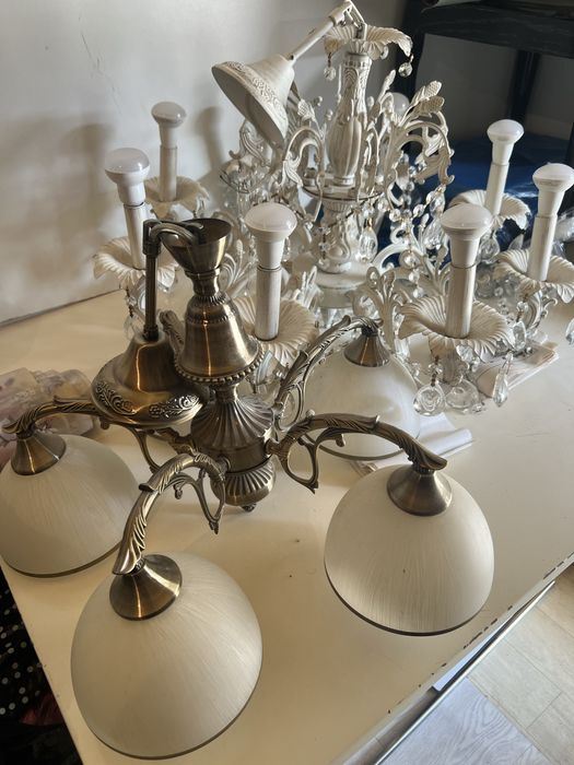 Люстра в хорошем состоянии