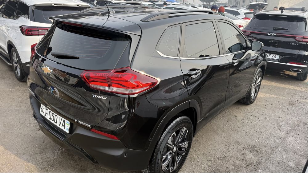 Tracker primier sotiladi. Uzimniki salondan olib xaydaganman.