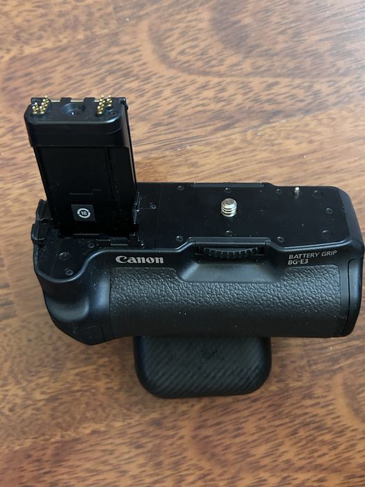 Power grip aparat foto Canon  BG-E3  pentru EOS  350D/ 400D si Vivitar  PG-5DM pentru Canon Eos 5D mark III