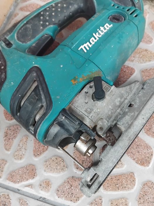 Зеге Makita  BJV180 на 18V li on