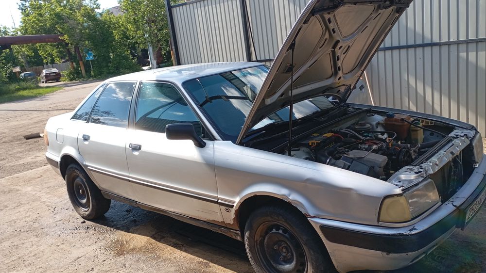 Продам срочно ауди Б4 1992