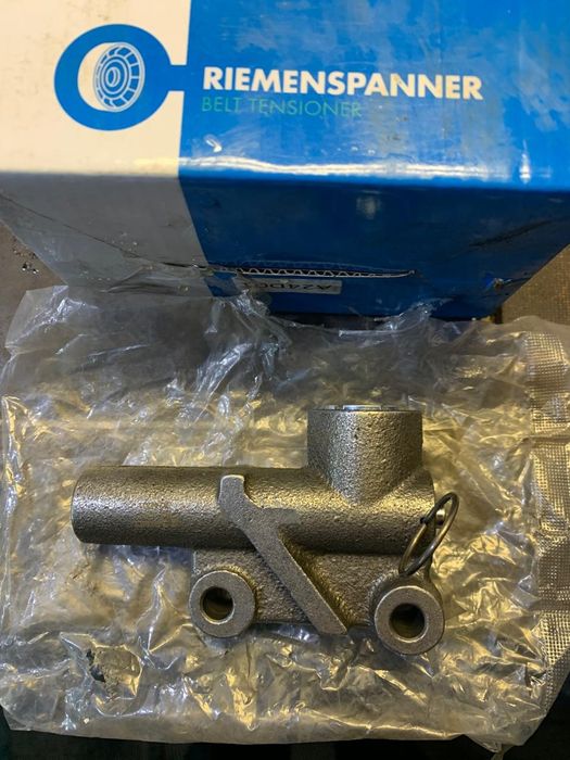 Гидронатяжитель ремня ГРМ