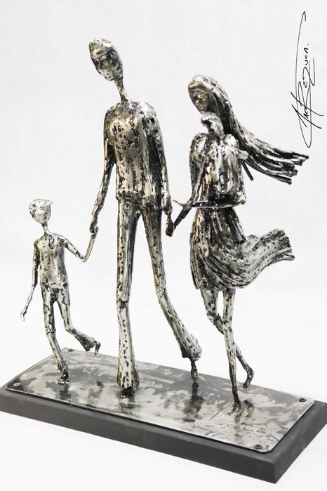 Sculptura Familie- fir otel Andrei Ghita -metal sculptor