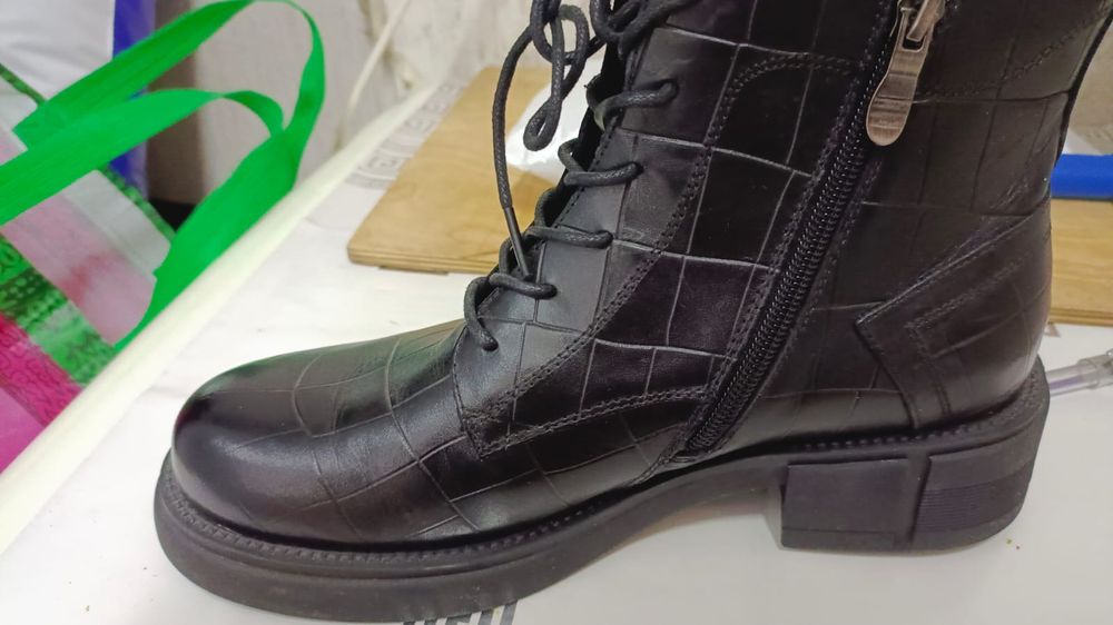 Женские ботинки демисезонные.