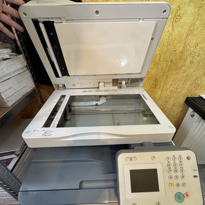 Imprimanta multifunctionala Canon ImageRUNNER C1225iF