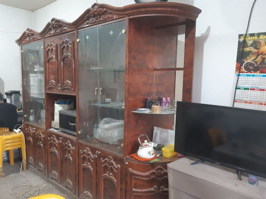 Продаётся шкаф  по поводу звоните