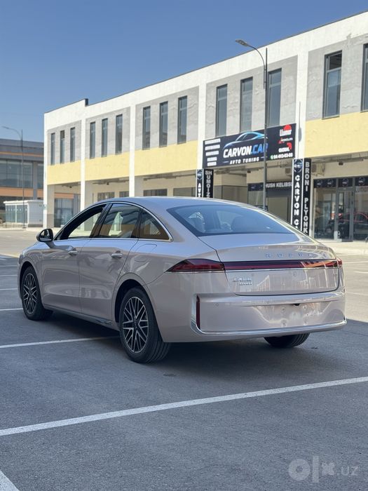 Roewe M7 sotuvda bor