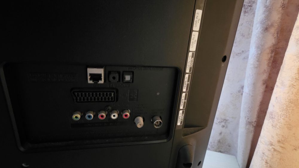 Продаю телевизор LG Smart TV