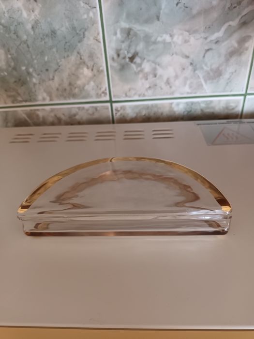 Стъклен салфетник със златни кантове