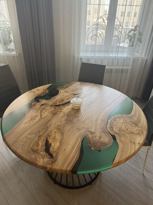 Стол кухонный