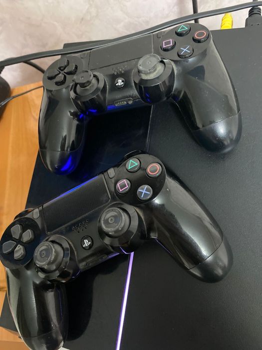 продам Sony playstation 4