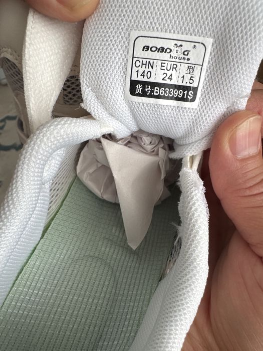 Продам детский кроссовки