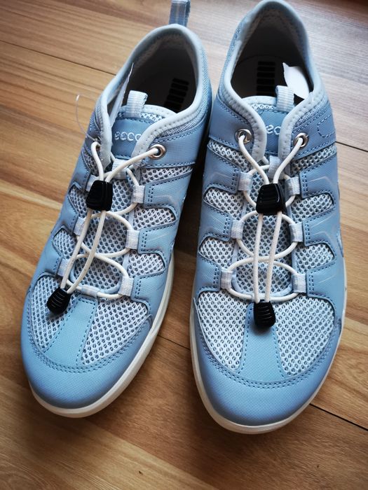 Adidasi Ecco noi