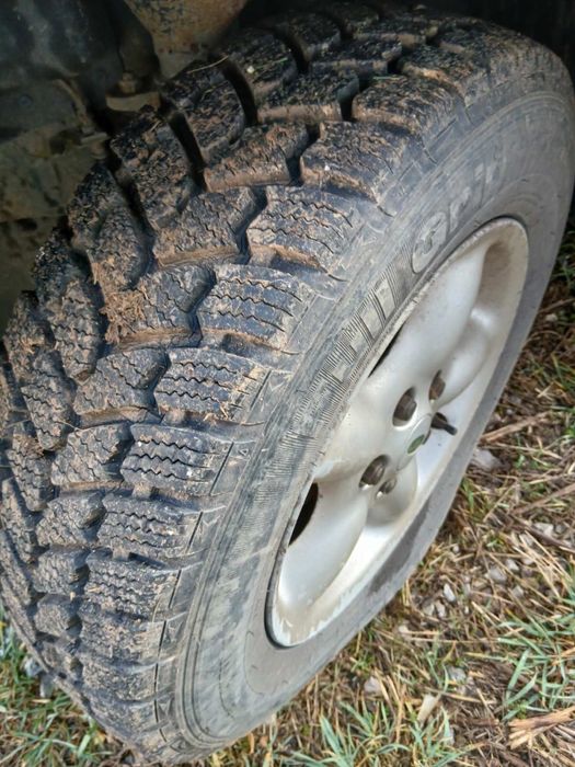 Алуминиеви джанти със зимни гуми Petlas 195/75/16 - 4бр. комплект