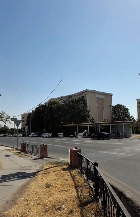 Срочно первая линия под нежилой фонд Чигатой ТЦ Нурафшон  108 квадрат