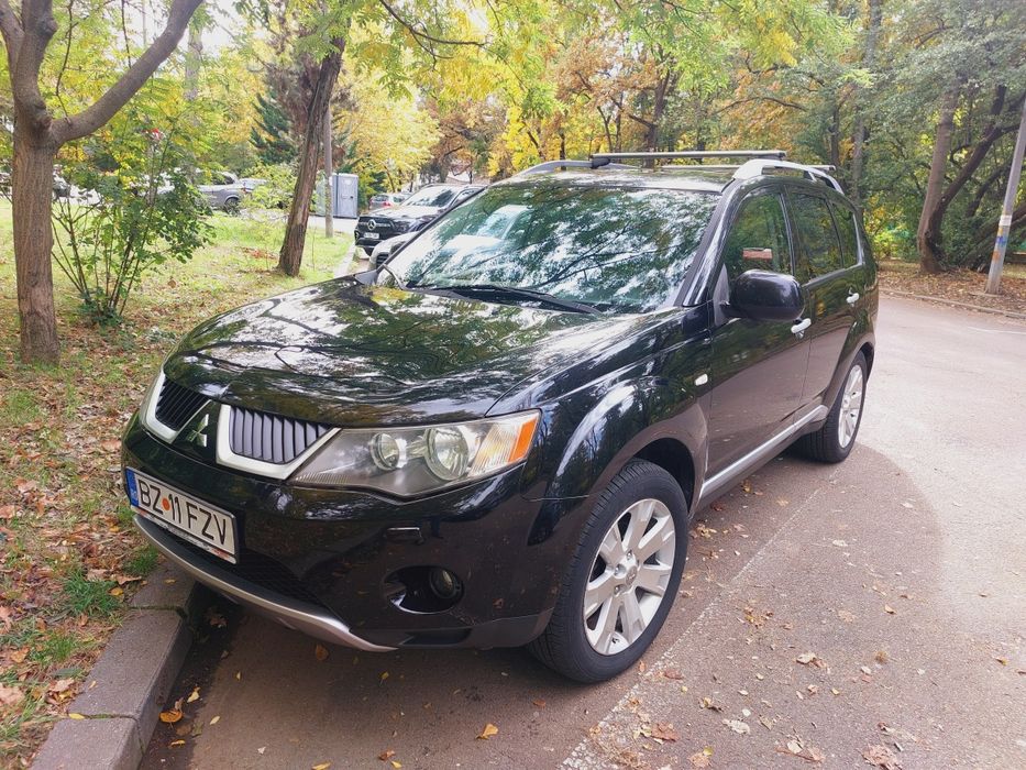 Mitsubishi Outlander 2